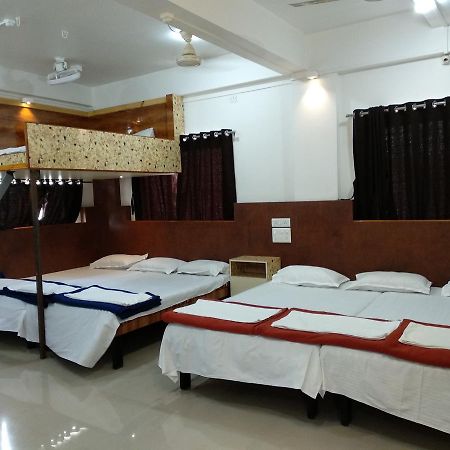 Joshi Yatri Niwas Kolhapur Exterior foto