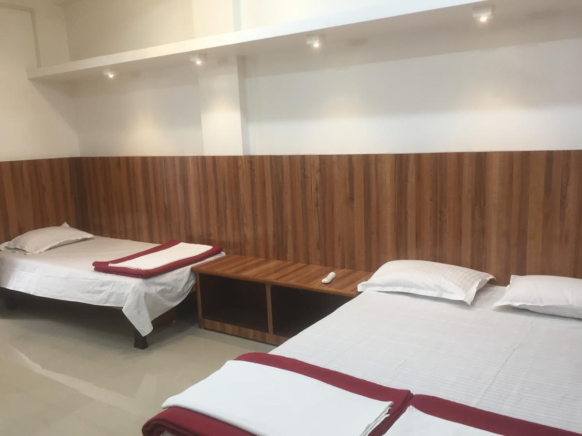 Joshi Yatri Niwas Kolhapur Exterior foto