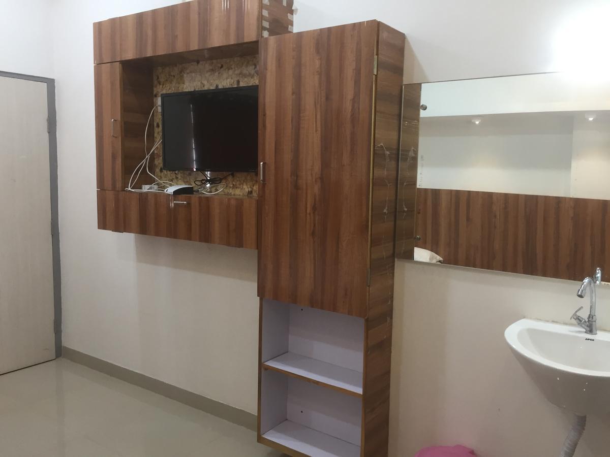 Joshi Yatri Niwas Kolhapur Exterior foto